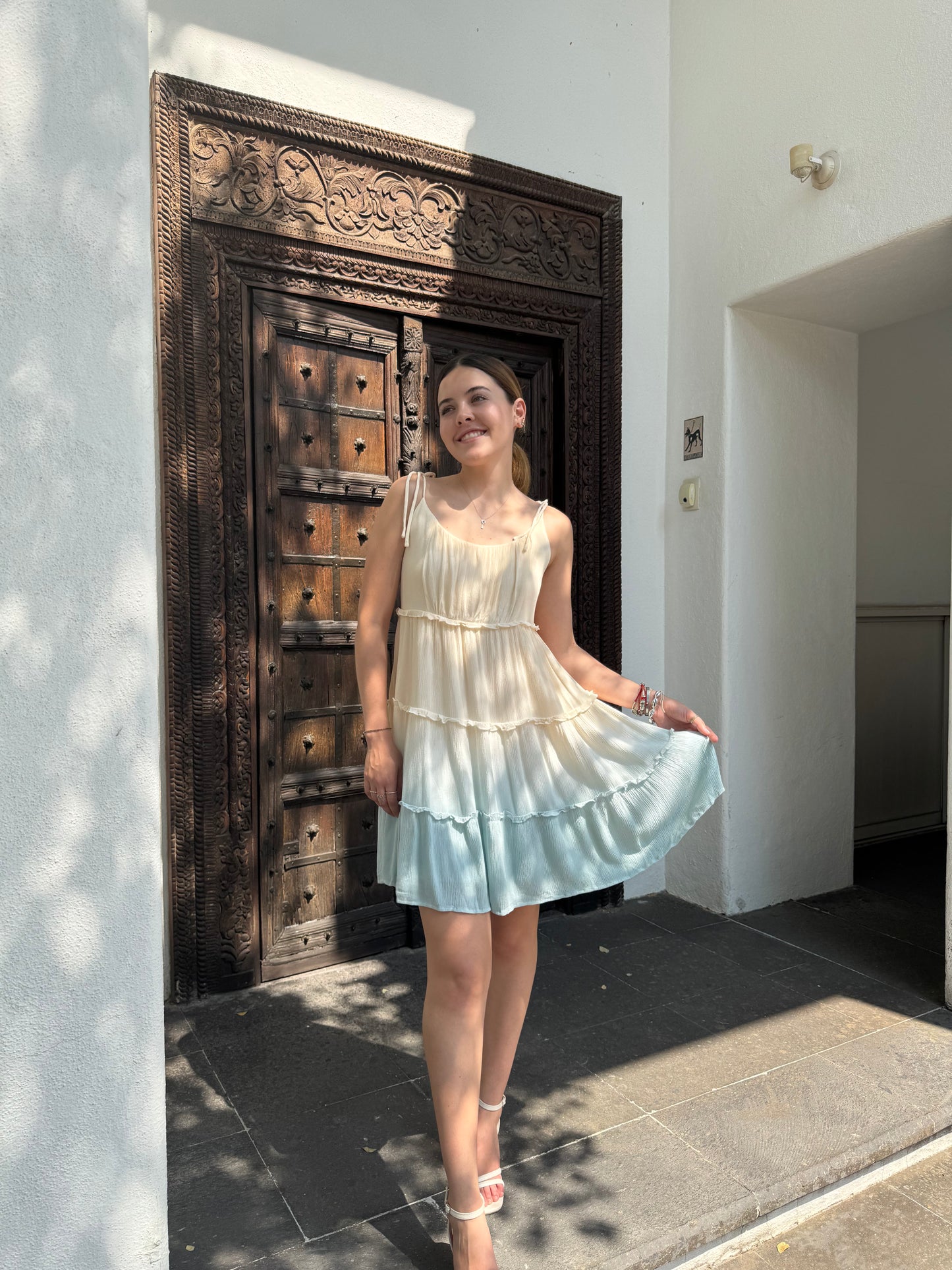 Vestido Corto Beige Tirantes